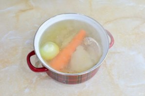 Заливное из курицы с желатином Заливное из курицы с желатином