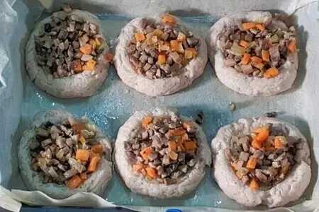 Мясные пенечки с грибами под соусом