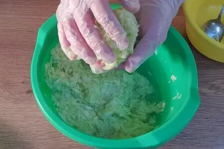 Лепешки из кабачков и гречневой крупы Лепешки из кабачков и гречневой крупы