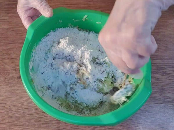 Лепешки из кабачков и гречневой крупы Лепешки из кабачков и гречневой крупы