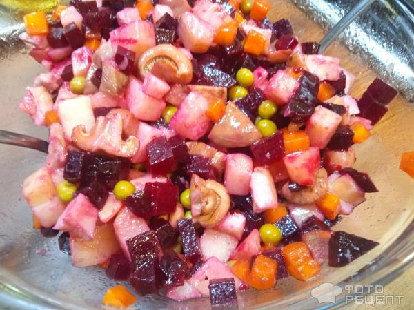 Рецепт: Вкуснейший винегрет с секретиком - с маринованными грибами