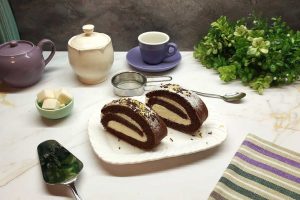 Шоколадный рулет со сливочным кремом
