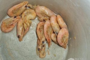 Рецепт: Салат Морской с креветками — С двумя видами икры