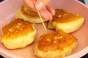 Пышные оладьи, как булочки! Быстрый рецепт без дрожжей: вымешивание за 5 минут