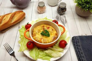 Страта с беконом и овощами