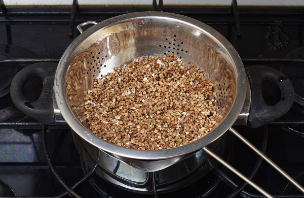 Гречка с луком и морковью