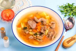 Суп из консервированной фасоли с мясом