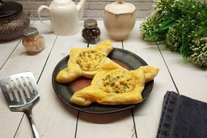 Слойки с курицей и сыром