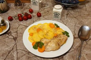 Рыба с овощами в духовке