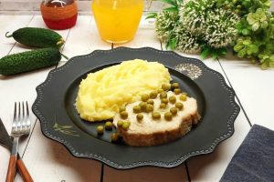 Свинина с горошком в духовке