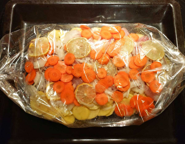 Рыба с овощами в духовке