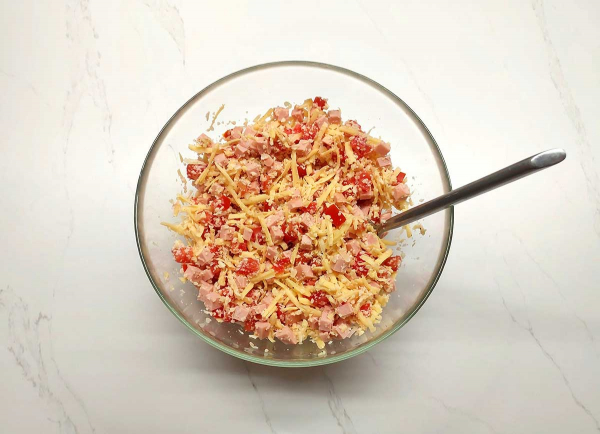 Горячие бутерброды с колбасой и сыром