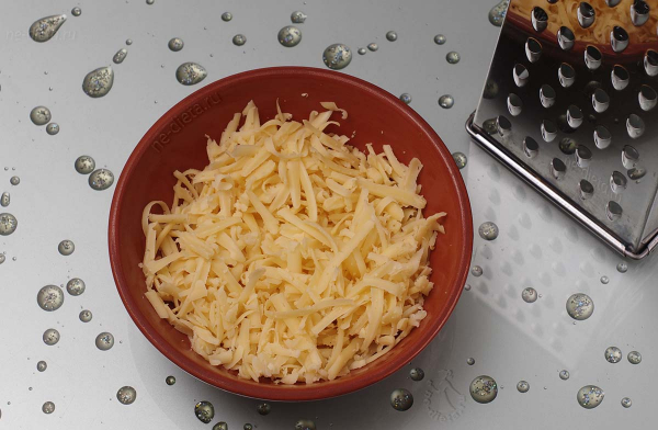 Горячие бутерброды с колбасой и сыром