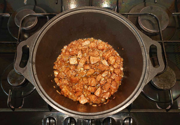 Плов с говядиной и финиками